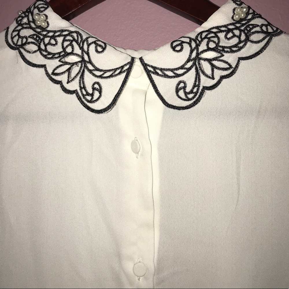 Contemporary (button back) IVORY Top - Picture 6 of 7